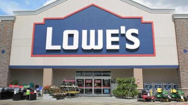Lowe’s is rolling out a rural shop-in-shop concept in 300 locations. 