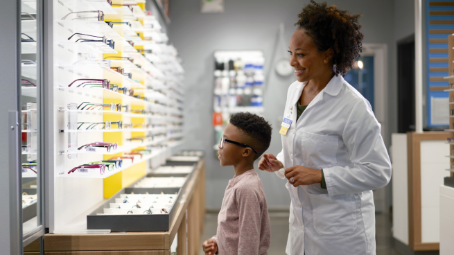 Walmart is increasing the wages more than 7,000 of its pharmacists and opticians.